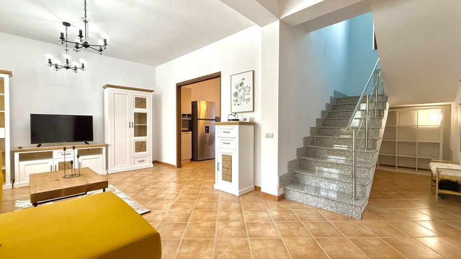 Casă tip triplex în zona centrală Dumbrăvița - Poză 5