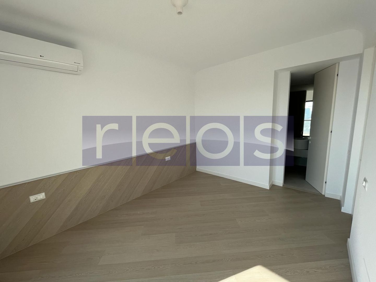 VANZARE 3 CAMERE DECOMANDAT | CORTINA NORTH - Poză 12