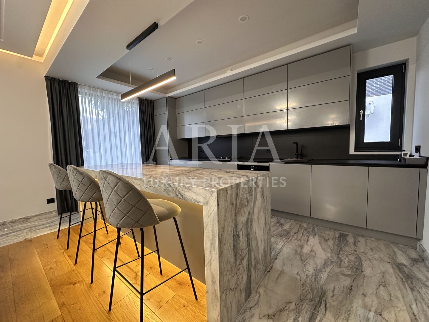 Vila de LUX cu 7 camere IANCU NICOLAE - Poză 8