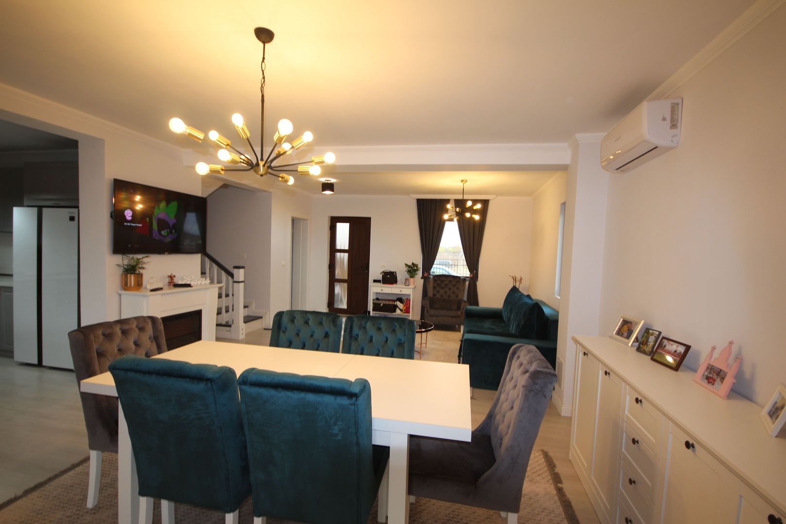 Modern si primitor - Poză 46