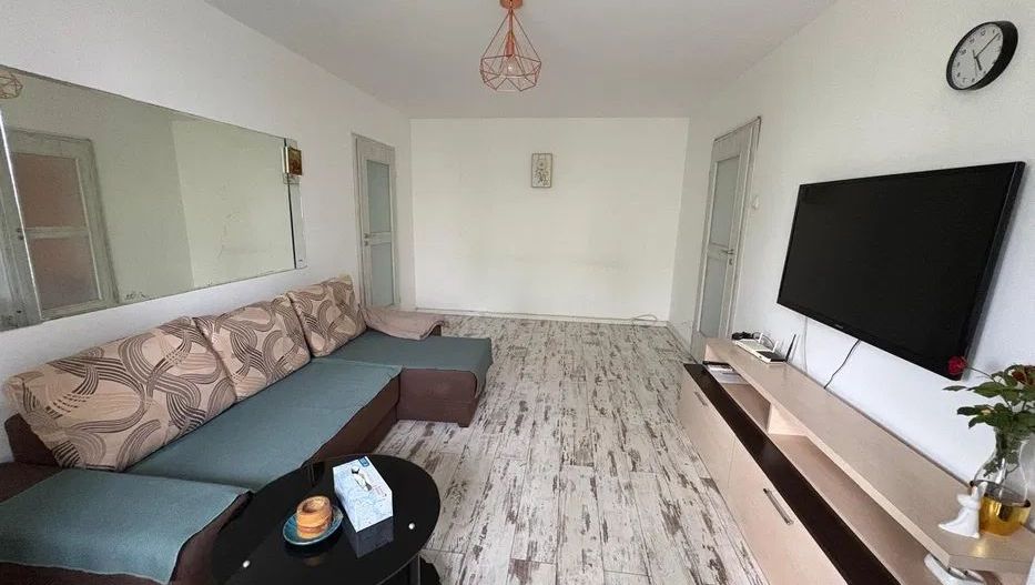 Apartament 2 camere in zona Basarabia, renovat recent - Poză 2
