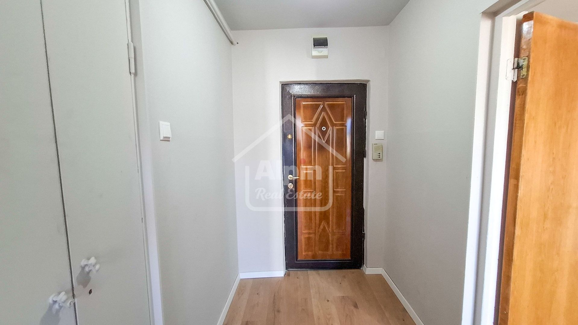 Apartament 2 Camere Priveliste I Centrul Civic - Poză 9