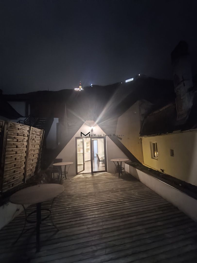 Imobil deosebit de vânzare în Centrul Vechi al Brașovului - Poză 11