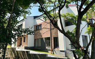 Case cuplate la liziera padurii , ideale pentru 2 familii ! - Poză 1