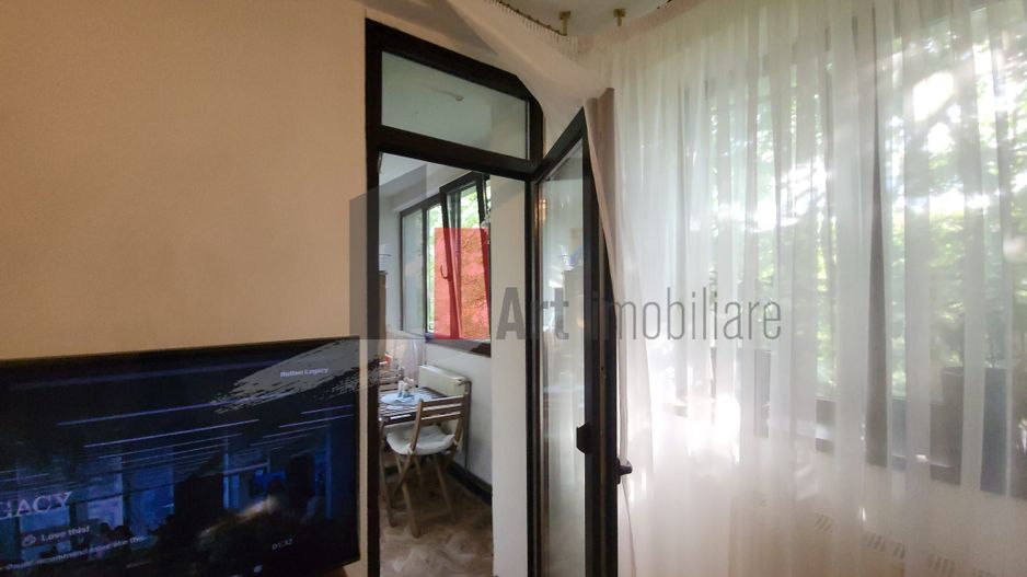 Apartament  4 camere,   Titan - Poză 2