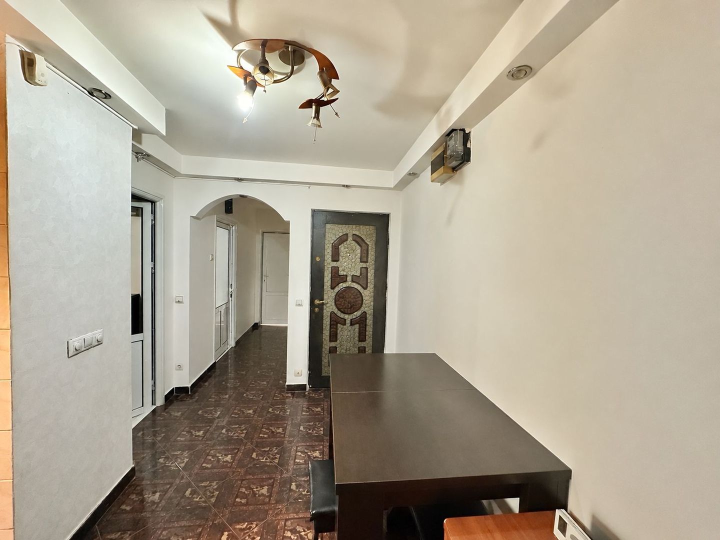 Apartament 3 camere spatios de vanzare în zona - Tractorul - Poză 11