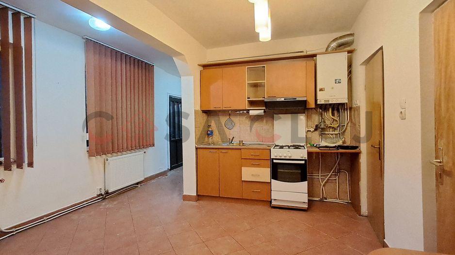 Casă calcan, Curte,  grădină, Iris!! - Poză 3