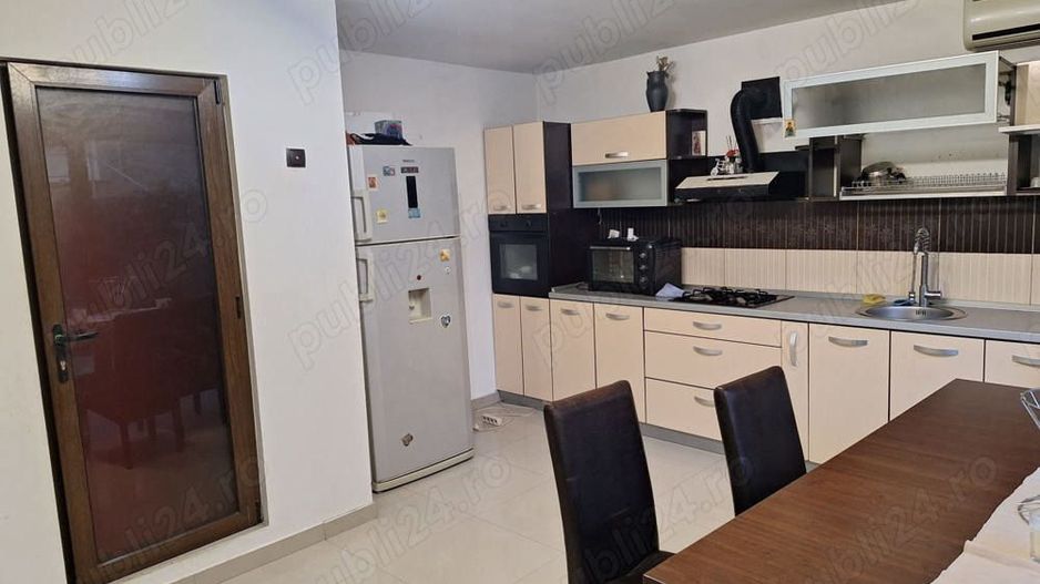 Închiriez vilă situata central - Poză 8