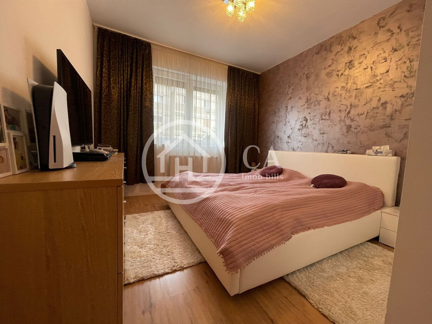 Apartament LUX de vanzare cu 3 camere în zona Calea Aradului, Oradea - Poză 1