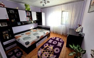 Apartament cu 3 camere in zona centrala - Filiasi - Poză 12