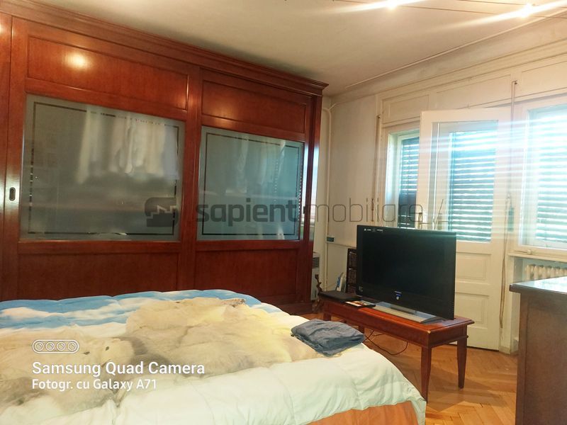 Casa cu 6 camere str.E Teodoroiu - Poză 4