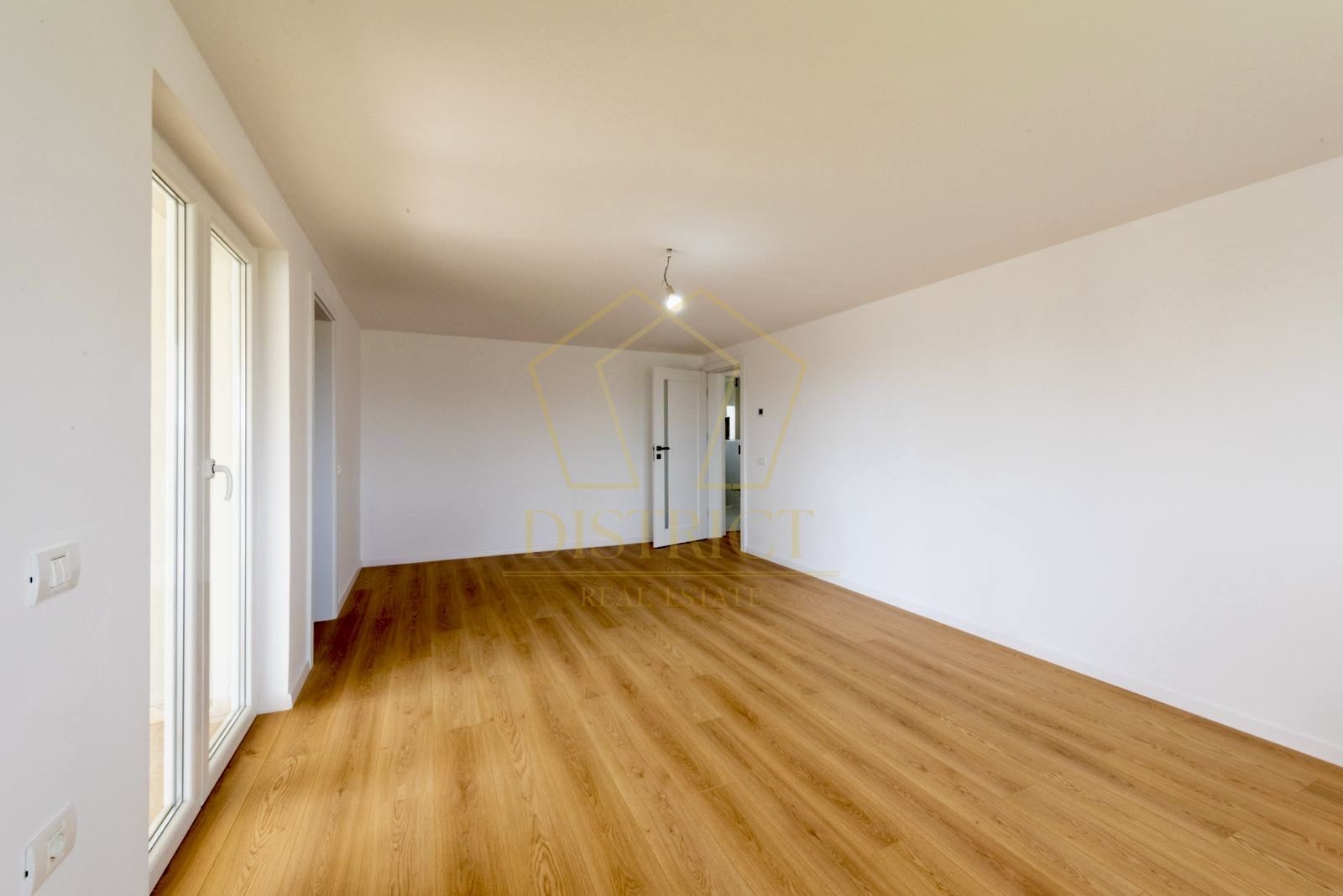 Vila cu 6 camere eficienta energetic 265 mp utili | Sacalaz | E-V - Poză 10