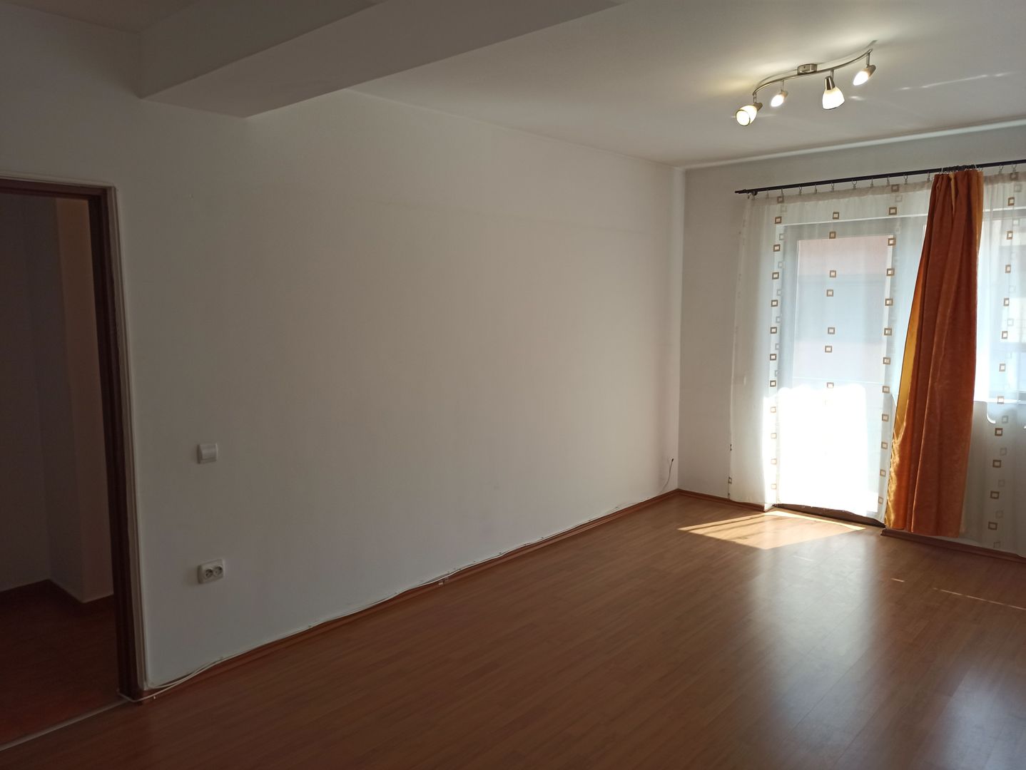 2cam.dec-et.1+parcare+gradina amenajata/15min metrou D.Leonida - Poză 2