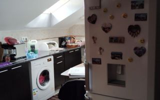 Apartament cu 2 camere, spațiu de depozitare de 30 mp, Florești. - Poză 3