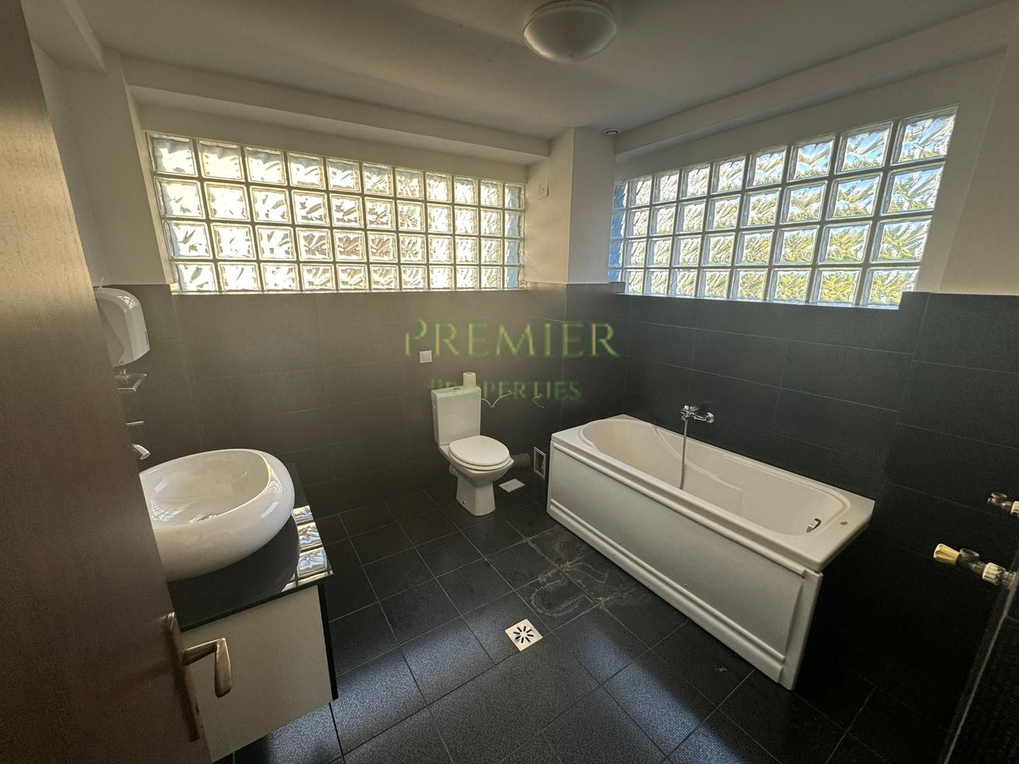 Oportunitate investitie cladire birouri proprie centrala pe fiecare etaj - Poză 15