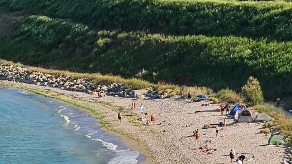 Teren de vis pe malul mării, Goflful Francezului, Costinesti - Poză 1
