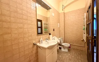4 camere Ultracentral  - Piața Unirii, ideal birouri, parcare in curte - Poză 19