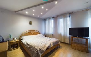 Casă situată Central în Dumbrăvița - Poză 18