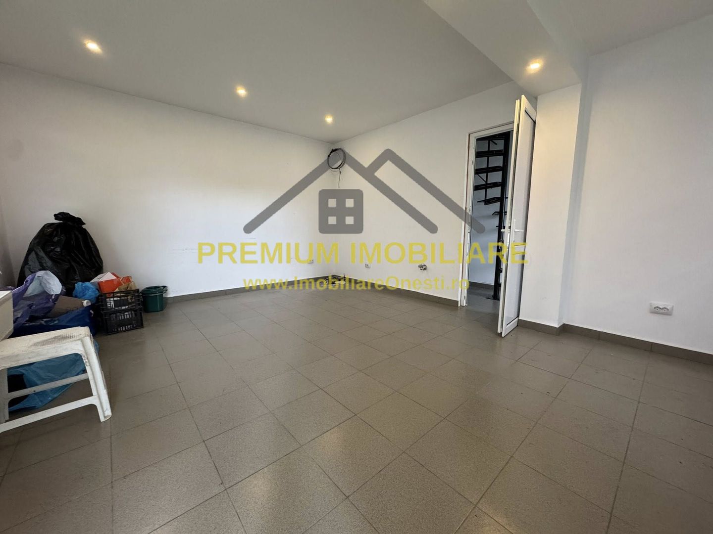 Spatiu comercial de vanzare in Onesti - Poză 1