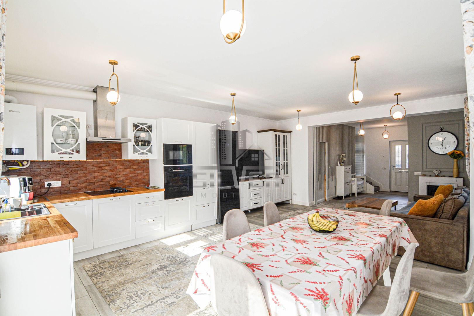 Casa de tip duplex finisata mobilata in Floresti zona Florilor - Poză 3