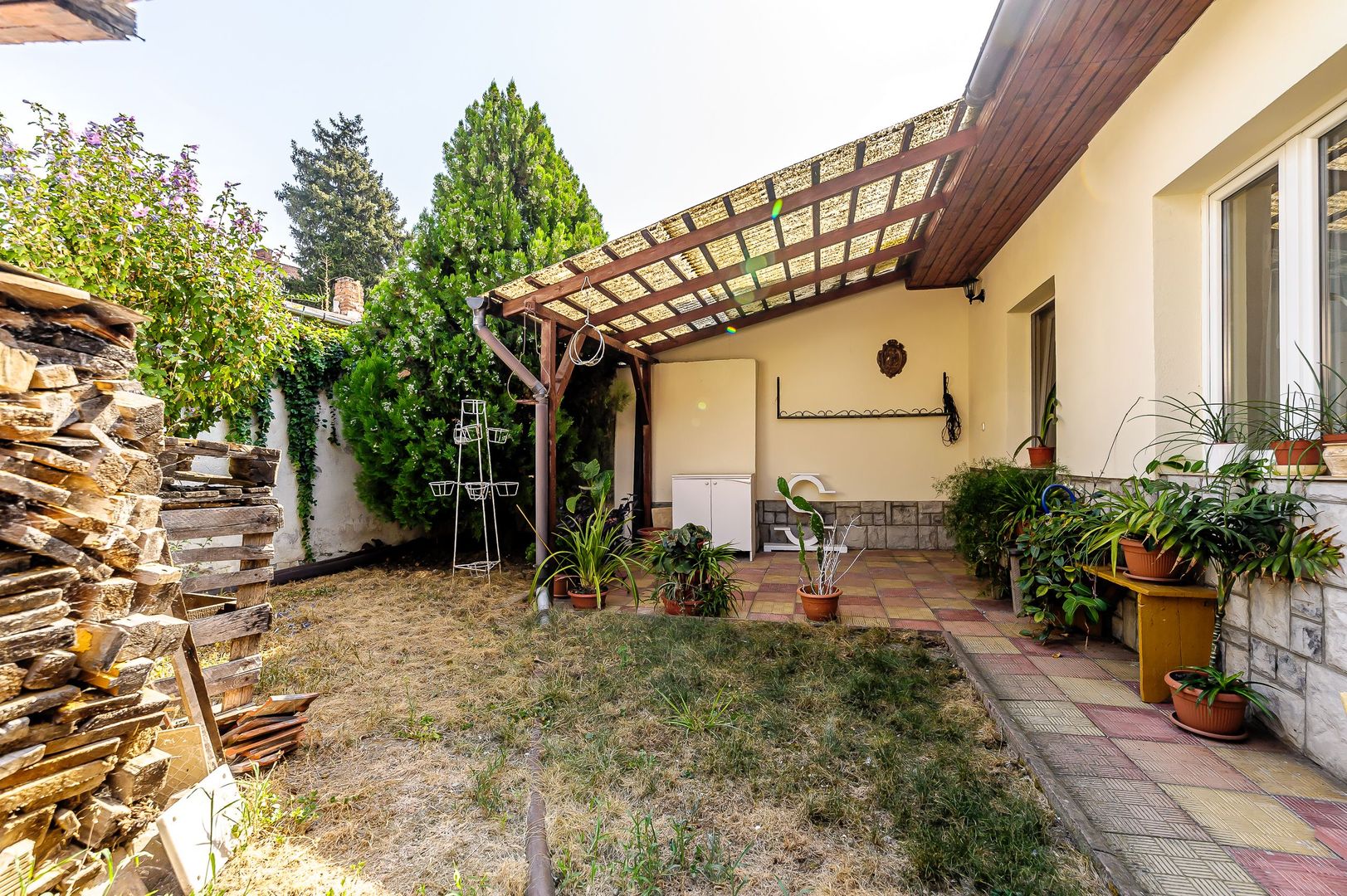 De închiriat apartament cu o cameră și curte interioară - Poză 10