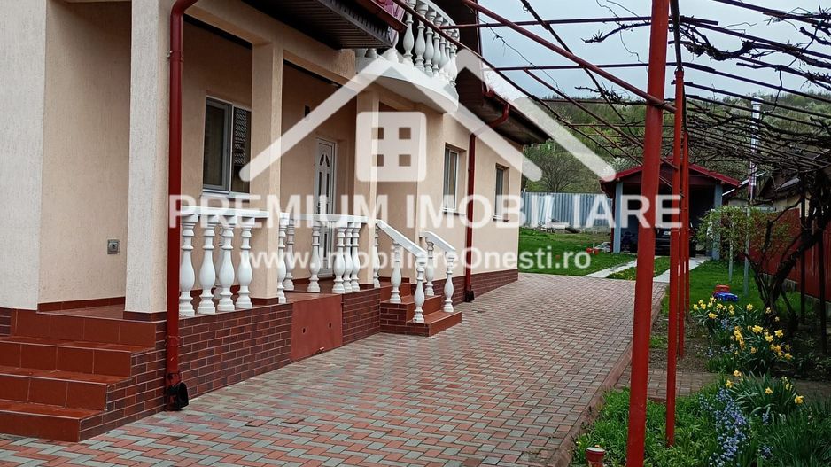 Casă P+M de vânzare la 11 km de Onesti spre Bacau - Poză 1