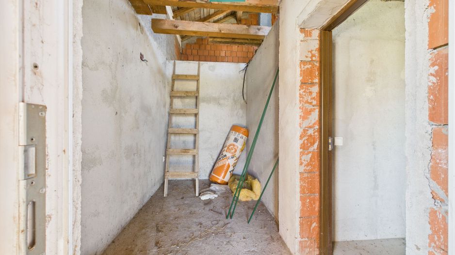 Casa la gri in Frumuseni - Poză 12