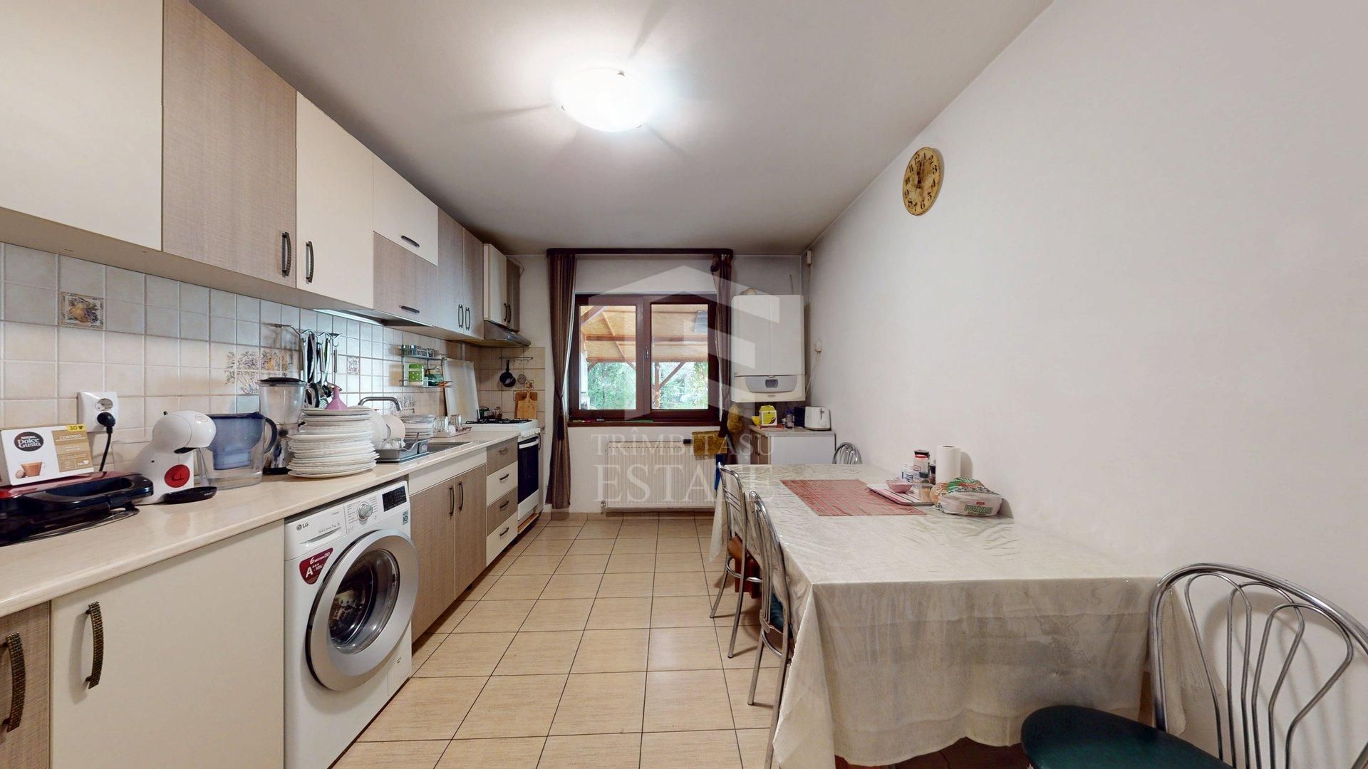 ANDRONACHE - Escalei | Casa individuala 9 camere | an 2014 | teren 260 - Poză 24