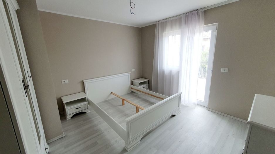 Casa de închiriat: Cartier privat, zona lacurilor Crevedia Buftea. - Poză 13