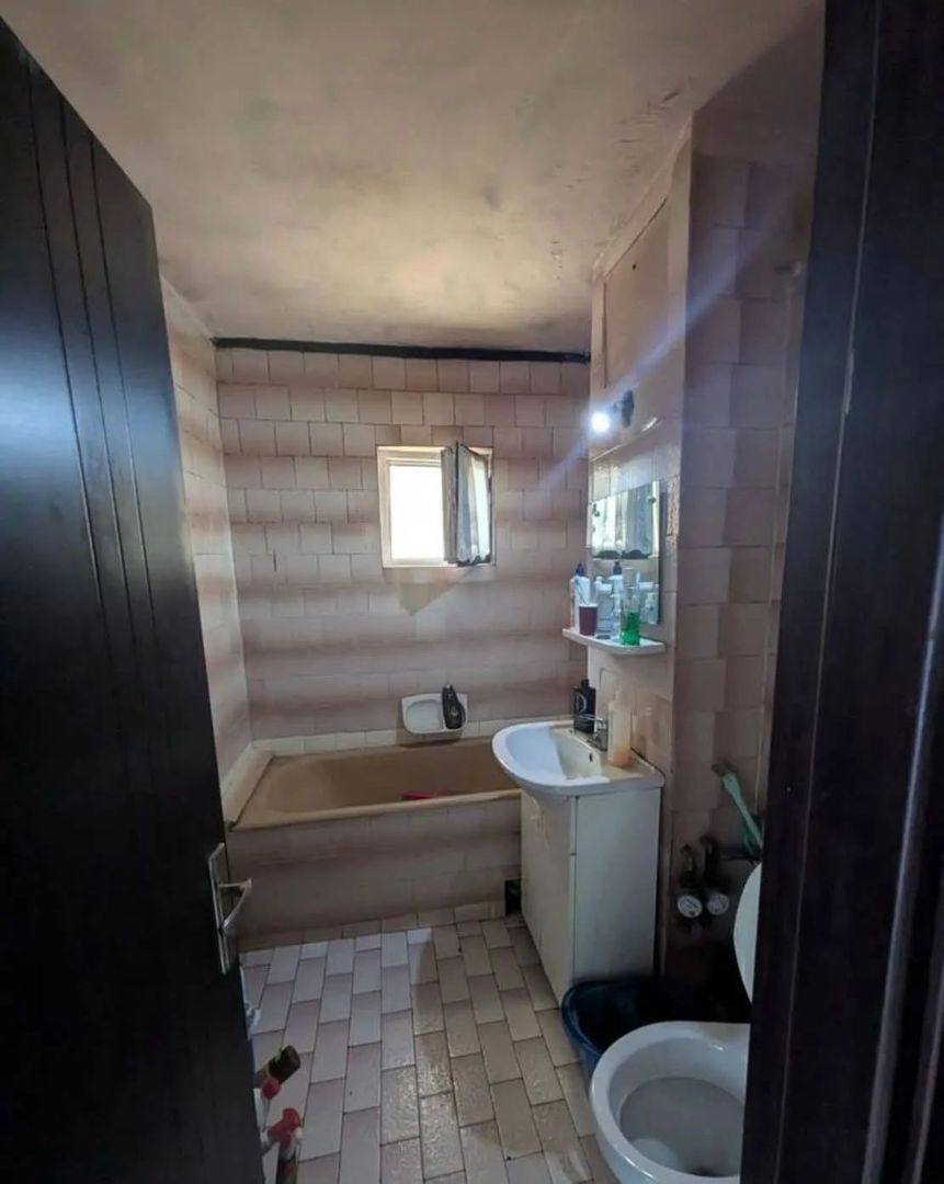 Aapartament 2 camere decomandat Rovine et 1 - Poză 1