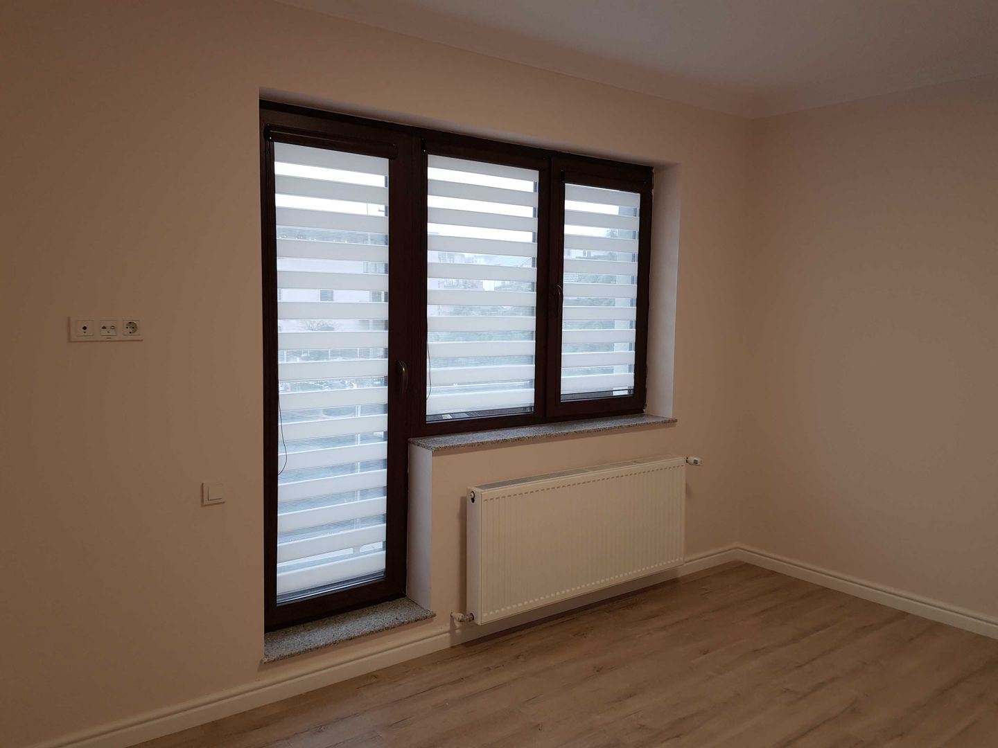 DE ÎNCHIRIAT: Apartament 3 camere – Piața Victoriei - Poză 1