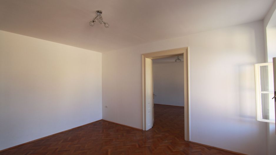 Casa singur in curte-zona Girocului - Poză 5