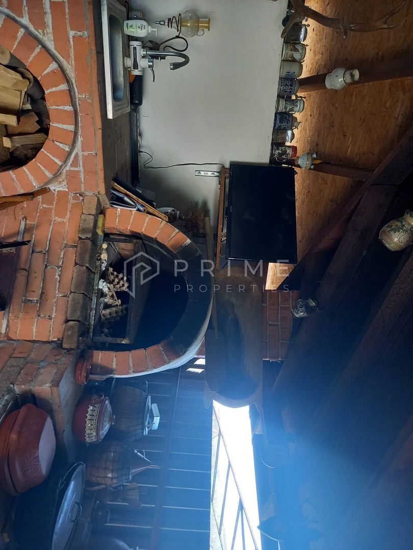 Casa perfectă pentru familie – curte, foișor cu grătar și garaj triplu - Poză 29