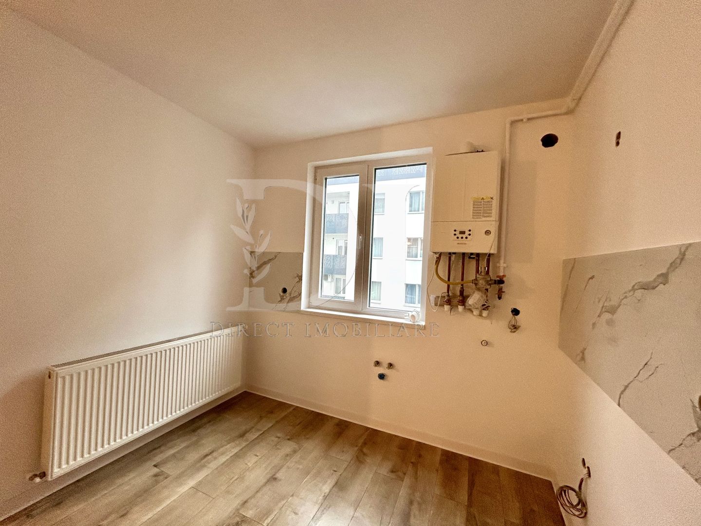 Apartament 2 camere de vanzare / Zona BMW / Floresti. - Poză 3