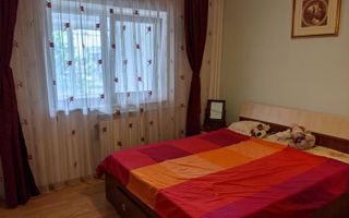 Apartament modernizat de 3 camere - locatie ultra-centrala - Poză 4