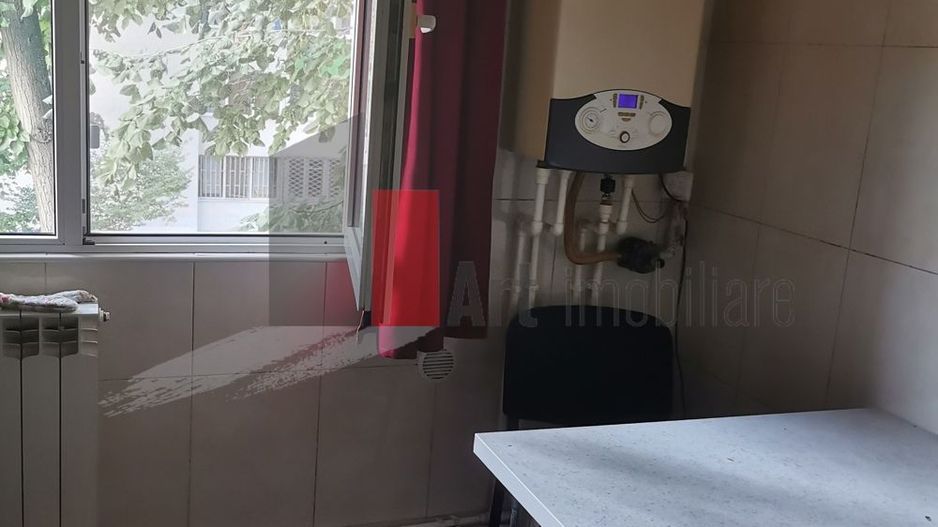 Vânzare apartament semidecomandat 4 camere cu centrală Bd. Obregia - Poză 35