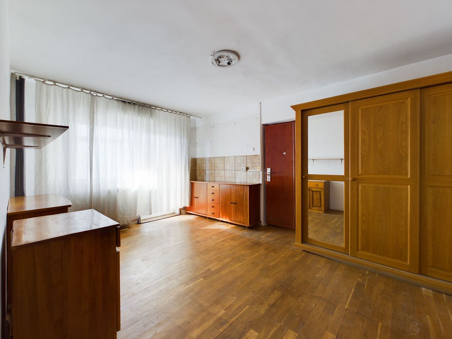 Apartament decomandat zona UTA - Poză 2