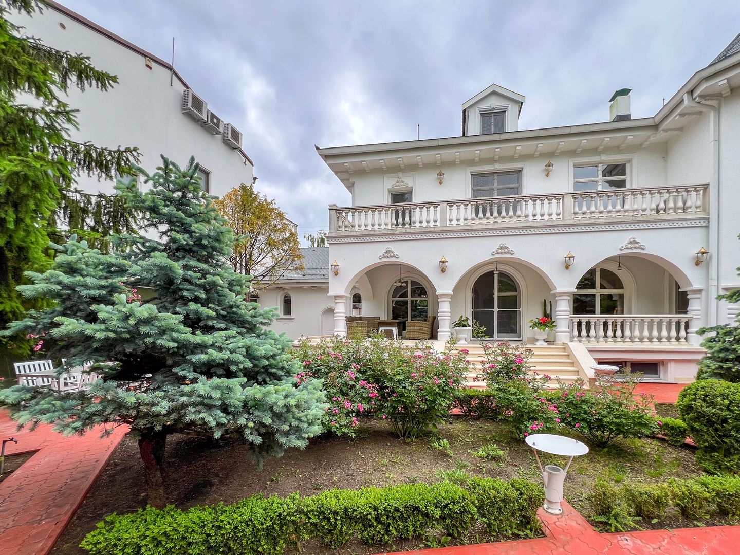 PROPRIETATE CU ENERGIE PURA |  Sanctuarul Eleganței și Rafinamentului - Poză 3