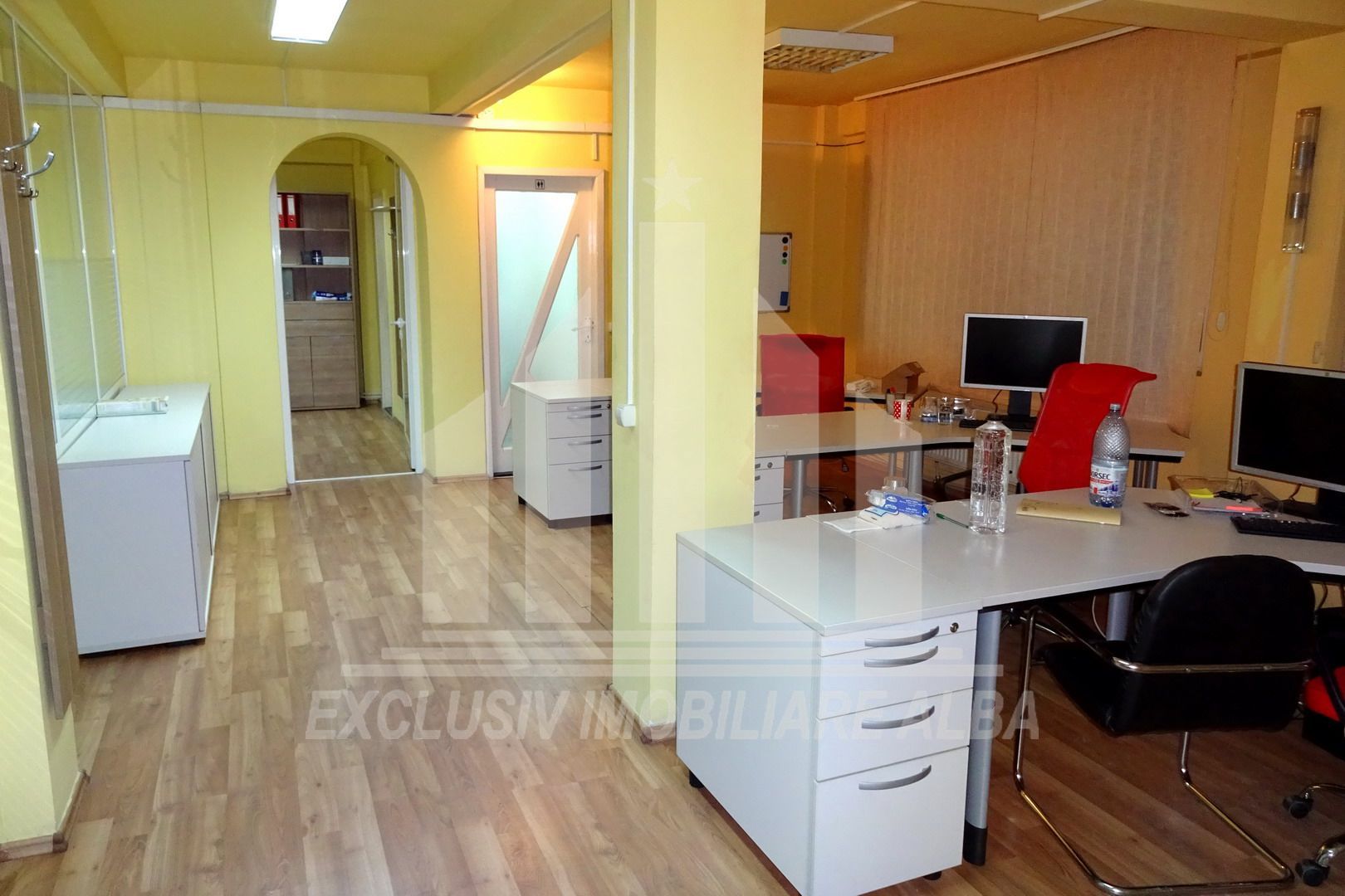 Spatiu comercial de inchiriat in Cetate - Poză 1