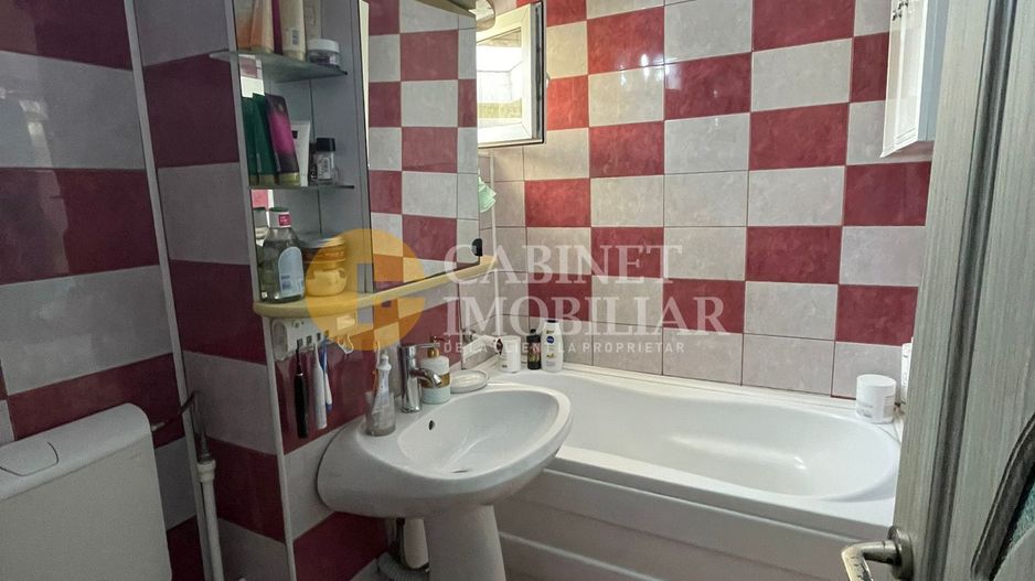 FARA RISC - PODU ROS - LICEUL EMIL RACOVITA - 3 CAMERE - RENOVAT - Poză 11