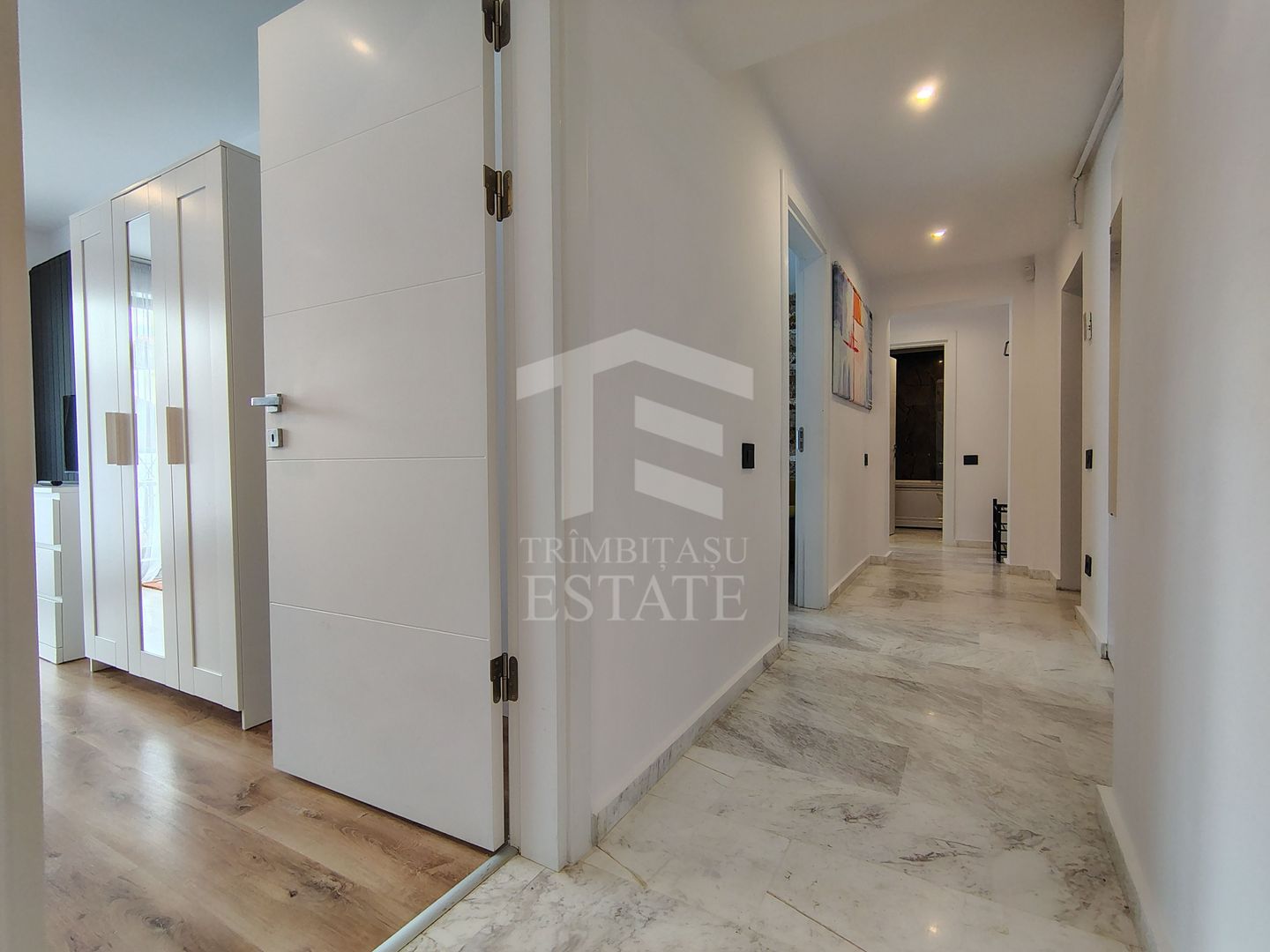 Mobilat utilat integral MODERN | Decomandat | Predeal - Poză 6