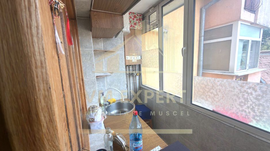 APARTAMENT 4 CAMERE ETAJ 3 CENTRU PRIMĂRIE CAMPULUNG - Poză 12