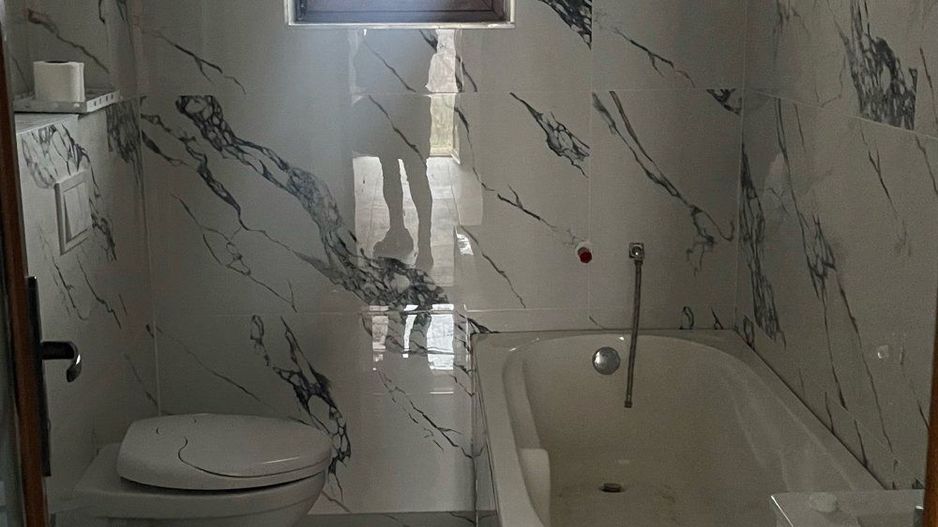 Vand casă in Lazuri - Poză 3