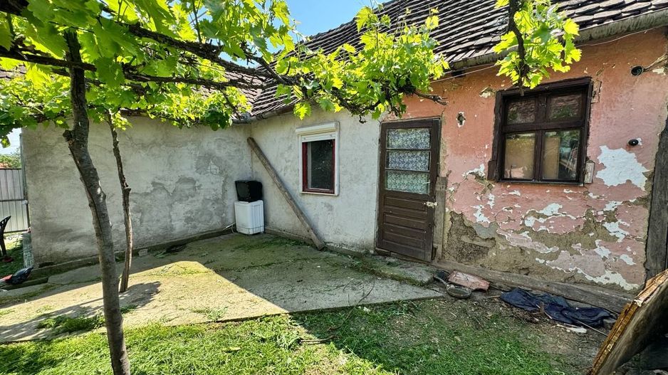REZERVAT! Casă modestă în Arăneag, zona Căsoaia. - Poză 8