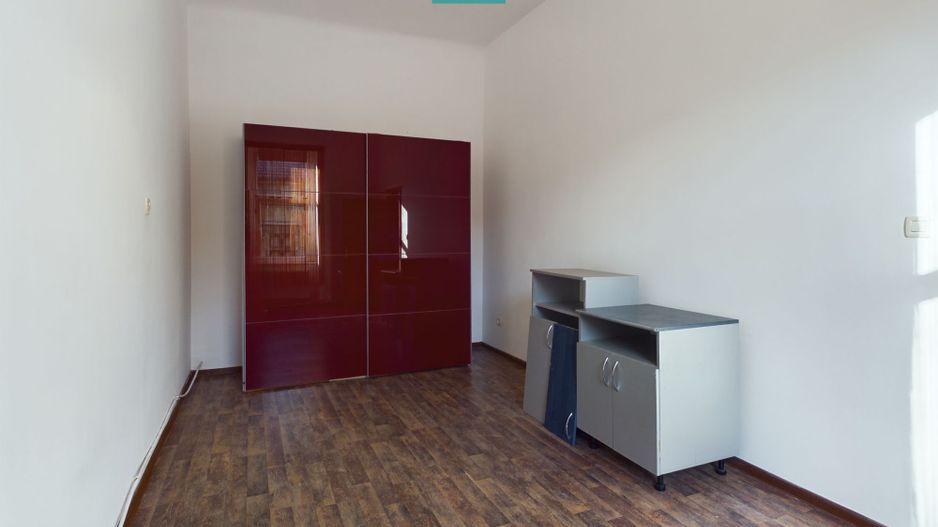 Clădire cu două apartamente zonă centrală - Poză 12