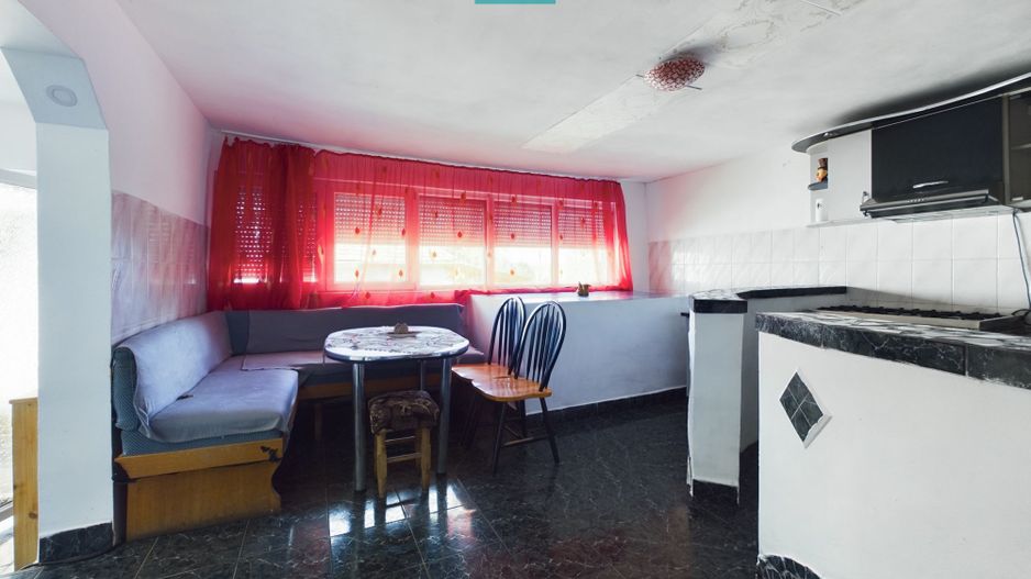 Casă deosebită în Galșa - Șiria - Poză 16