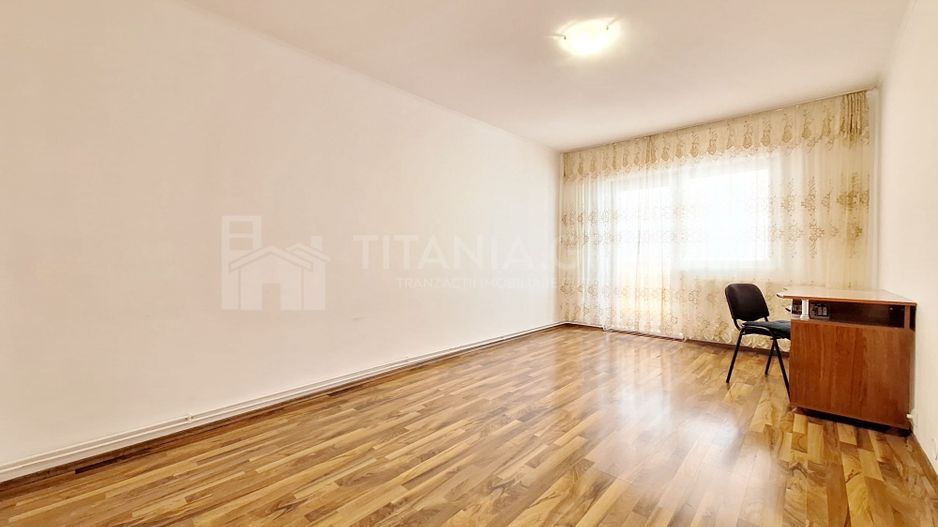Apartament 3 camere, etaj intermediar, comision 0 - Poză 2