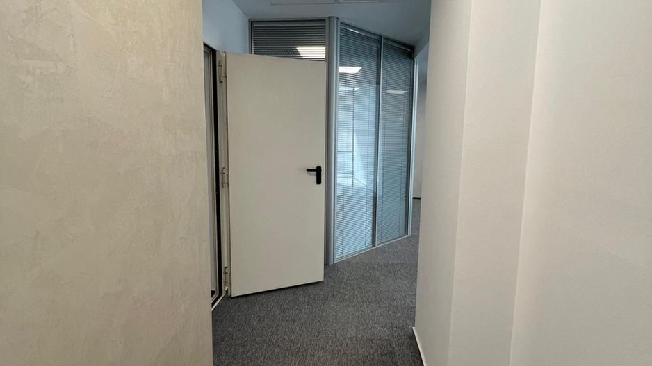 Comision 0 Spațiu birouri 140 mp, luminos, lift și recepție Bd. Dacia - Poză 10