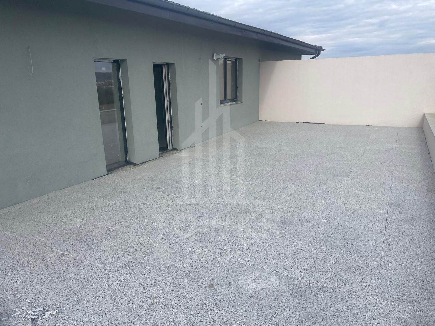 Penthouse de vanzare cu terasa de 94 mp - Poză 3