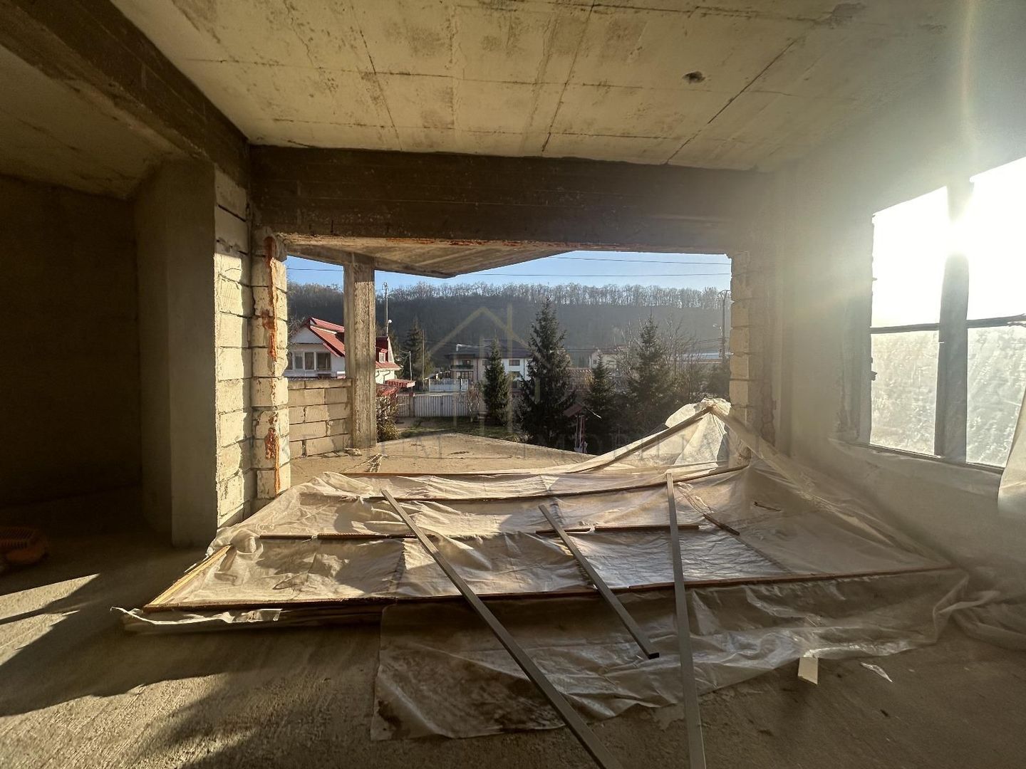 Proprietate multifuncțională cu potențial pentru investiții - Poză 13